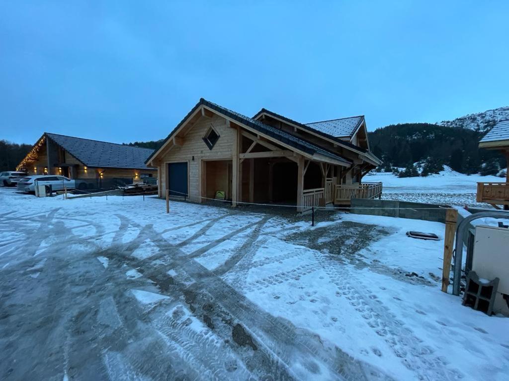 Appartement Lumineux Neuf Dans Bas De Chalet Le Douglas La Joue du Loup Exterior photo